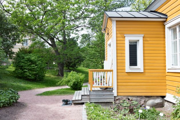 Traditional wooden house in Helsinki's botanical garden