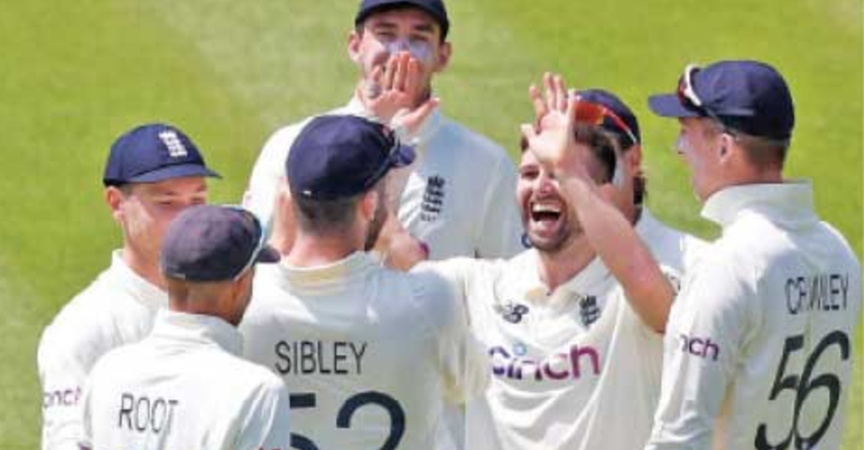 Mark Wood celebrating with his teammates