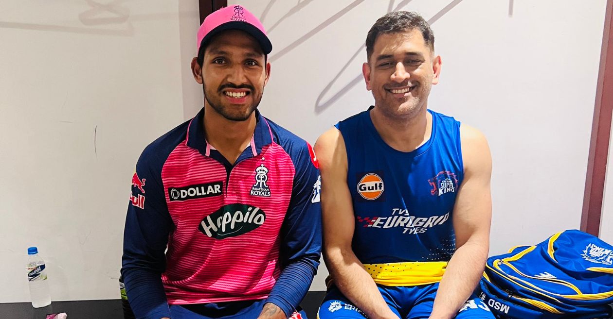 Dhruv Jurel with MS Dhoni