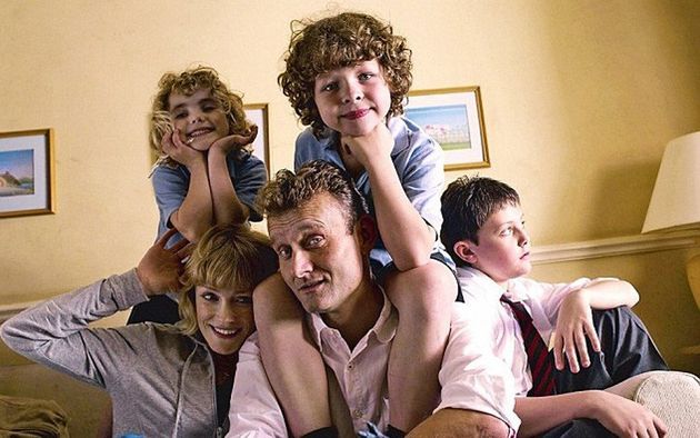 Romona Marquez, Claire Skinner, Hugh Dennis, Daniel Roche and Tyger Drew-Honey in Outnumbered