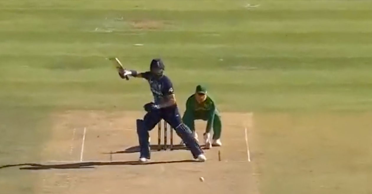 Moeen Ali tries one-handed reverse slog