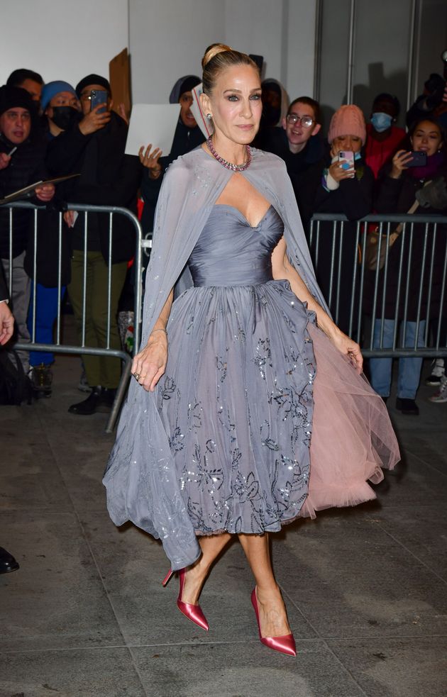 NEW YORK, NEW YORK - DECEMBER 08: Sarah Jessica Parker arrives to premiere of 