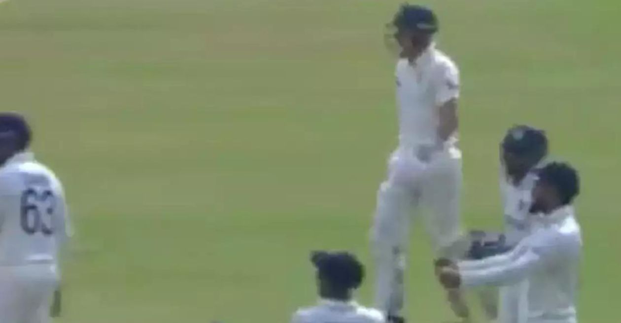 Virat Kohli stump mic