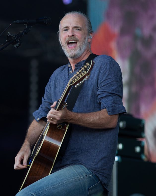 Fran Healy performing in 2016