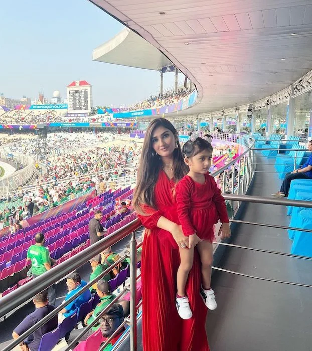 Samiya Khan with her daughter Helena