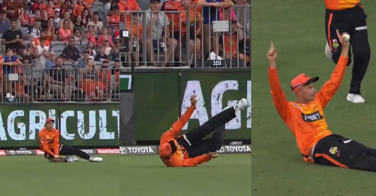 Ashton Agar takes a brilliant catch in BBL 12