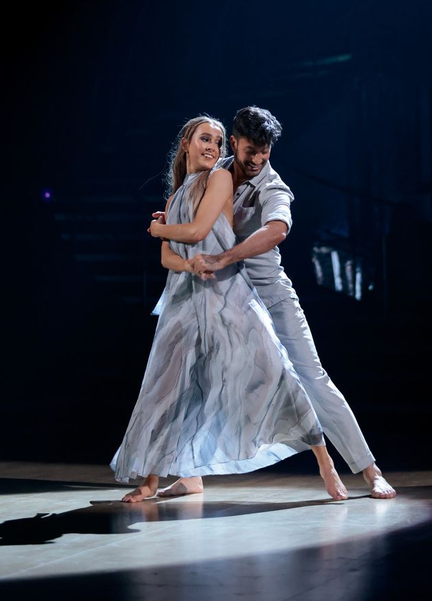 Rose and Giovanni performed a contemporary routine dedicated to the deaf community