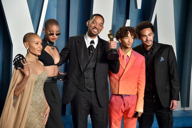 (L-R) Jada Pinkett Smith, Willow Smith, Will Smith, Jaden Smith and Trey Smith attend the 2022 Vanity Fair Oscar Party 