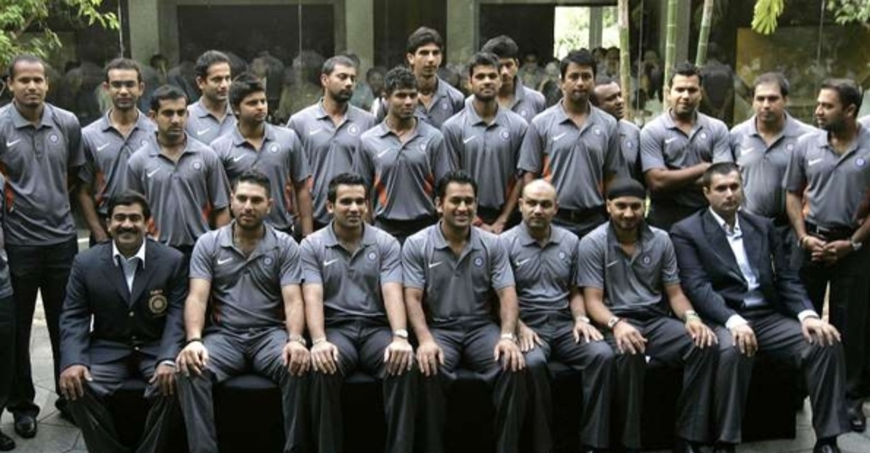 MS Dhoni with Team India