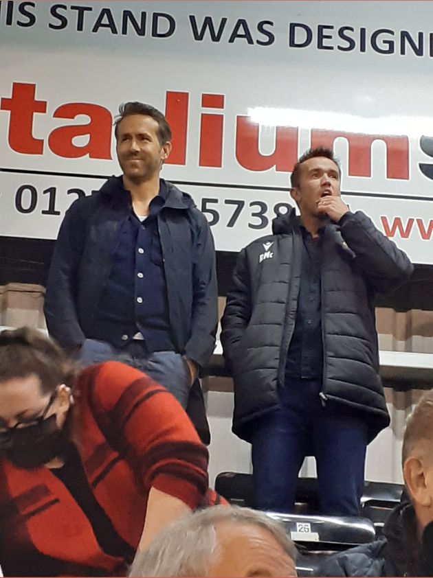 (L-R) Ryan Reynolds and Rob McElhenney at the game.