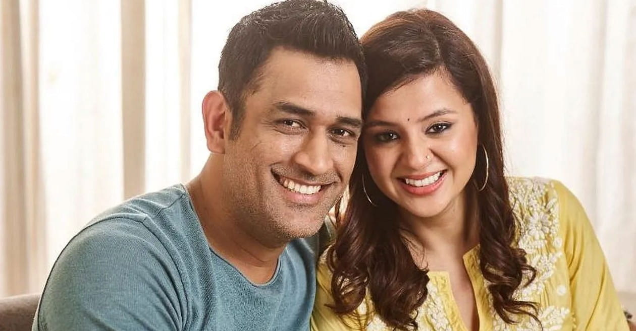 MS Dhoni gifts Sakshi a vintage car