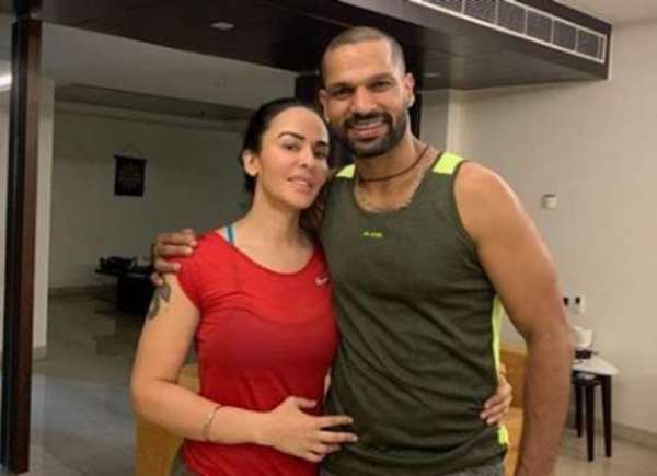 Aesha, Shikhar Dhawan