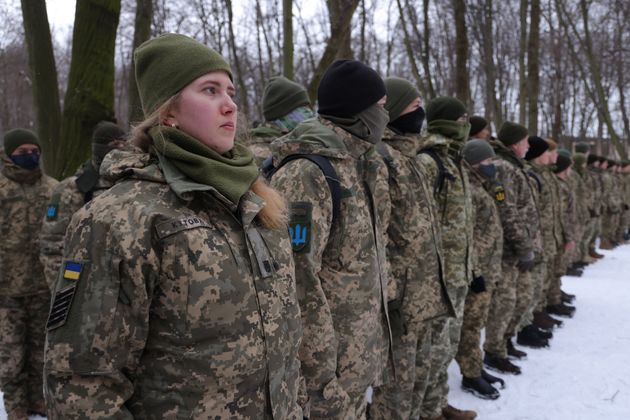 Ukrainian civilians receiving basic combat training ahead of growing tensions